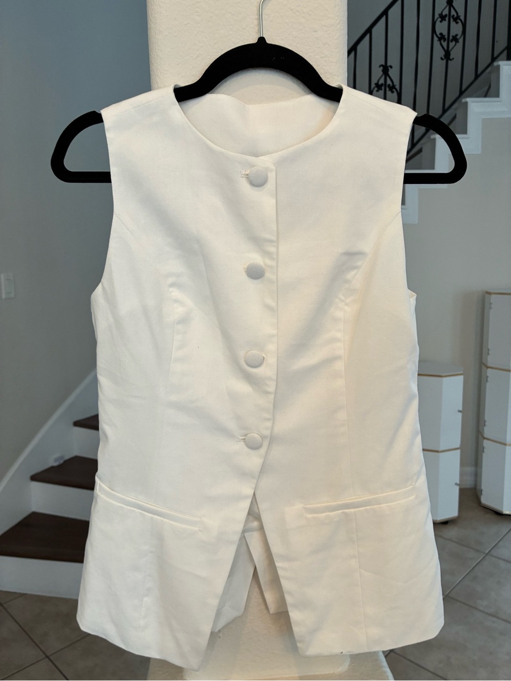Commense White Sleeveless Tailored Vest